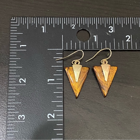 Vintage Brown Shimmer Resin Inverted Triangle Drop Earrings - Picture 12 of 12